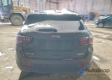 2018 Jeep Compass Latitude z USA, uszkodzony, nr VIN 3C4NJDBB8JT262460